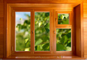 Деревянные окна и подоконники: преимущества и недостатки